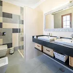 Vila Vv Siray Pool & Play - 3 Bed