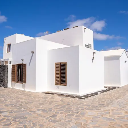 Vv Siray Pool & Play - 3 Bed Vila Yaiza (Lanzarote)