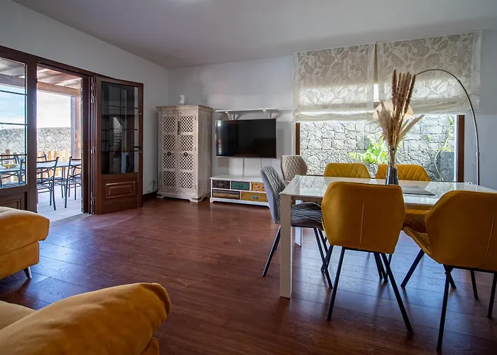 Vv By Hh * Yaiza (Lanzarote)