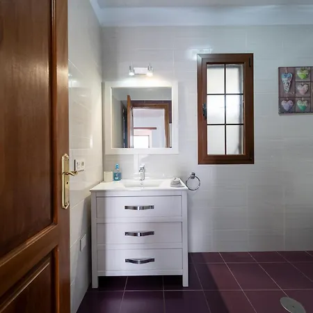 ヴィラ Vv By Hh *