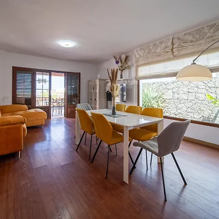 ヴィラ Vv By Hh *