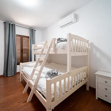 Vv By Hh ヴィラ ヤイサ