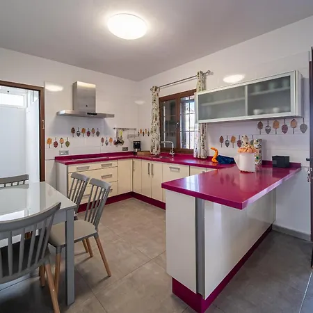 ヴィラ Vv By Hh *